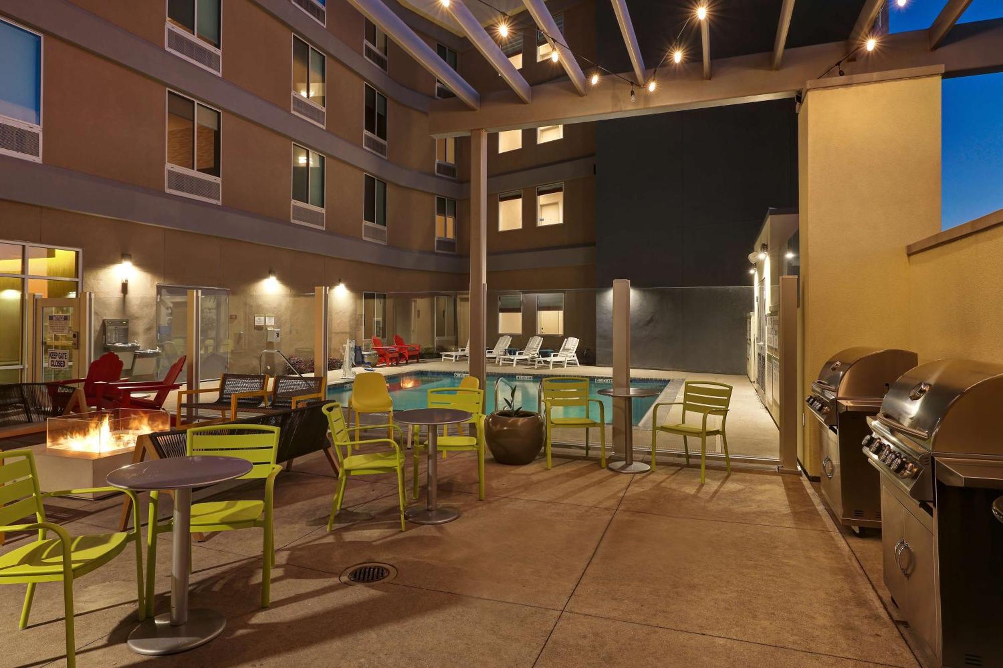 Home2 Suites By Hilton Turlock, Ca Экстерьер фото