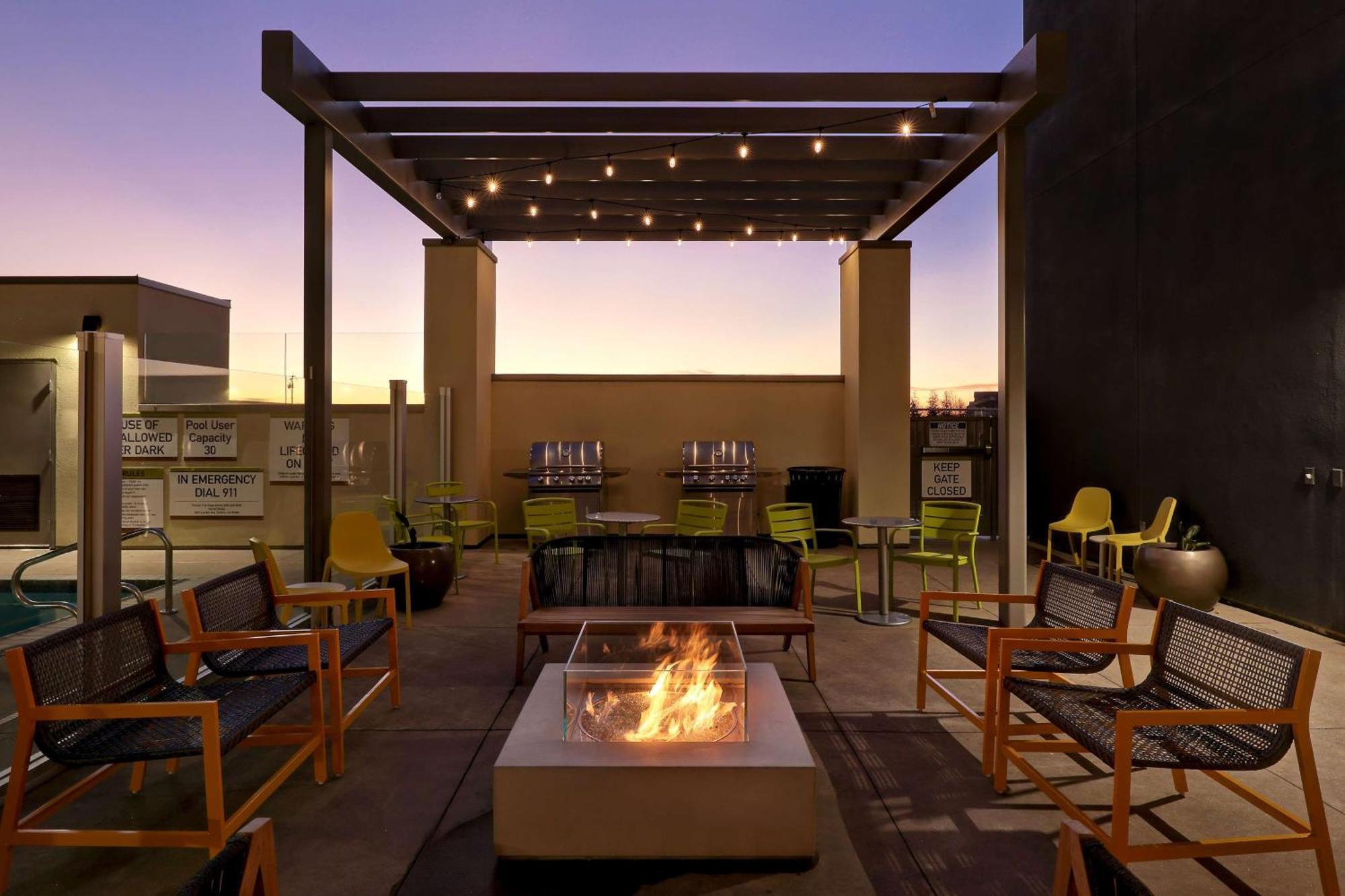 Home2 Suites By Hilton Turlock, Ca Экстерьер фото